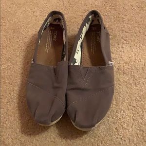 Toms Shoes